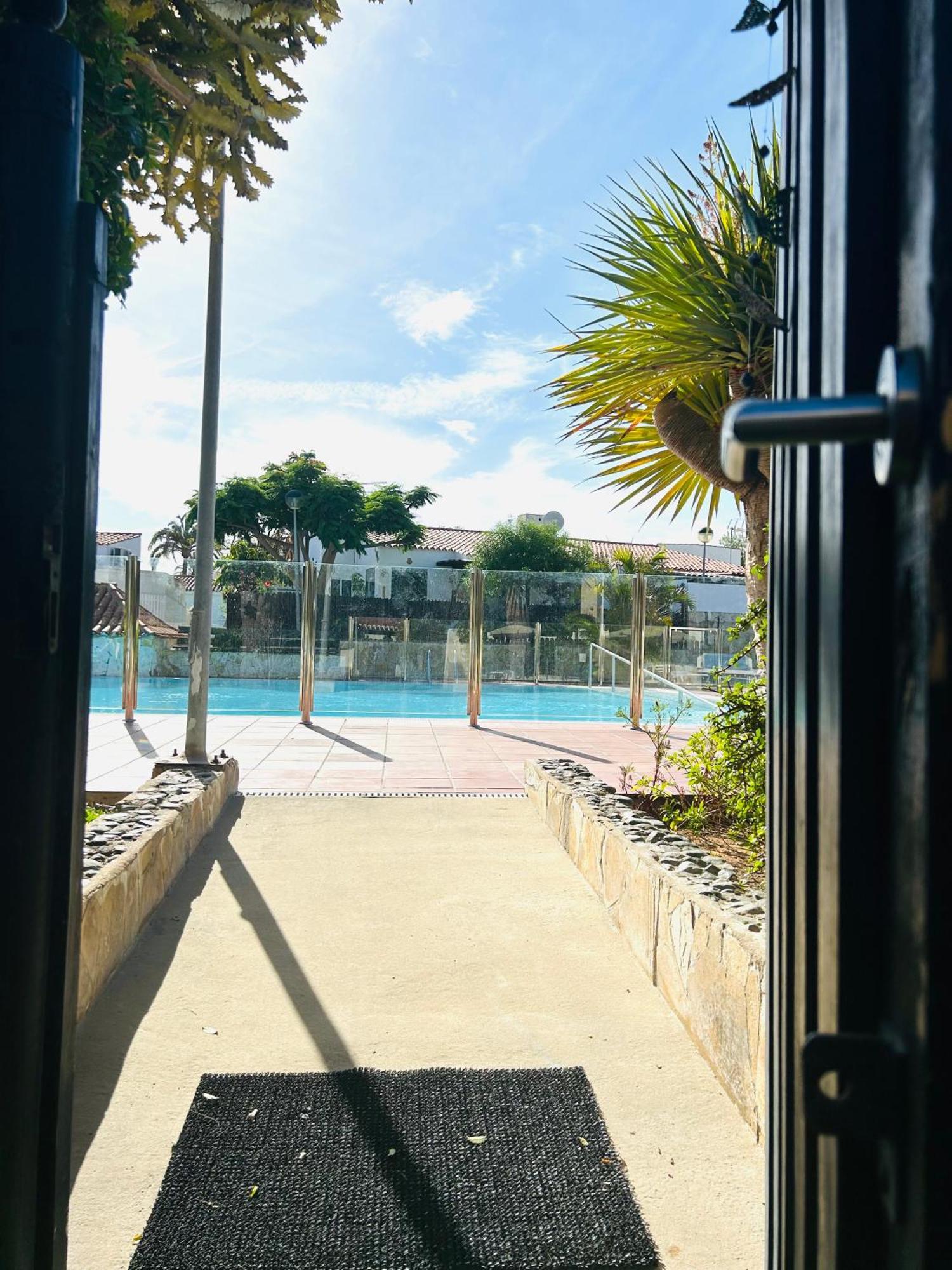 Oasis Beach Holiday Home With Jacuzzi Playa del Inglés Exteriör bild