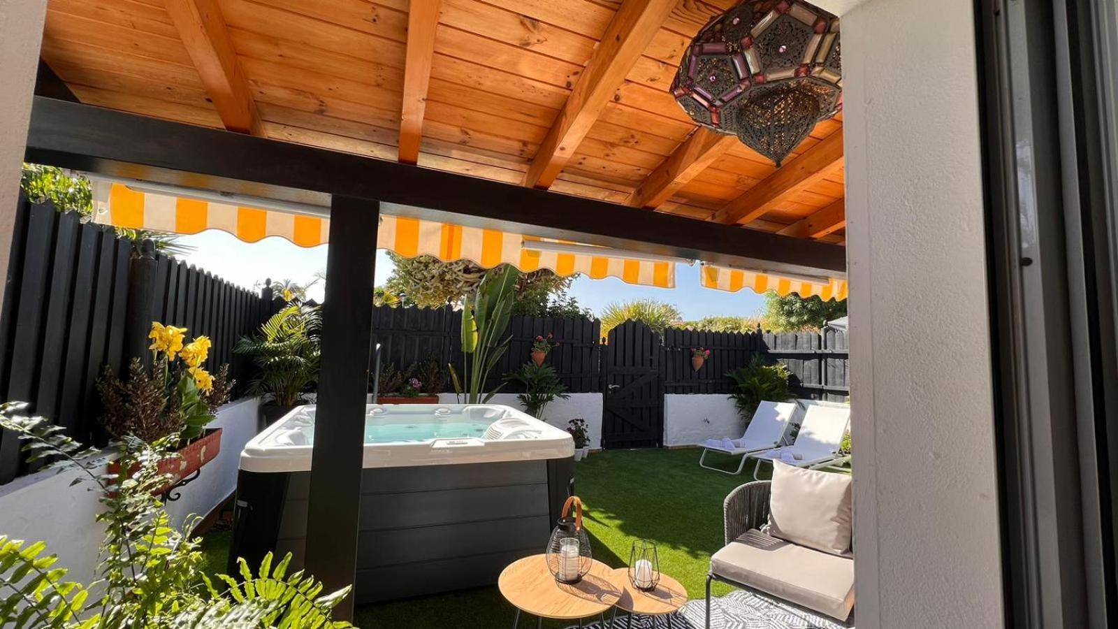 Oasis Beach Holiday Home With Jacuzzi Playa del Inglés Exteriör bild