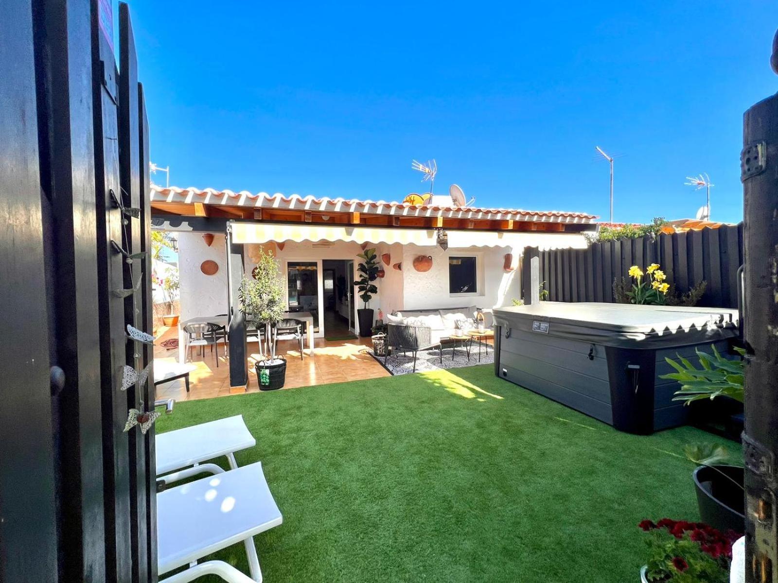Oasis Beach Holiday Home With Jacuzzi Playa del Inglés Exteriör bild
