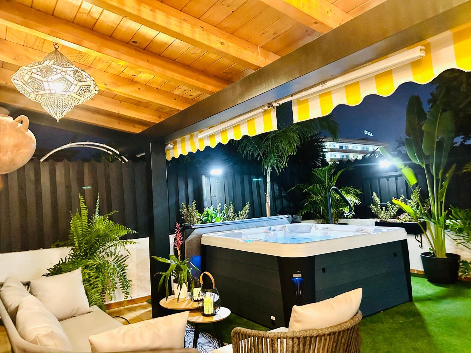 Oasis Beach Holiday Home With Jacuzzi Playa del Inglés Exteriör bild